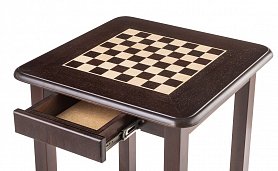 Šachový stůl se šuplíkem a figurkami