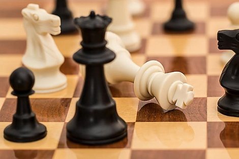 Dřevěné luxusní šachy ocení i profesionální hráči