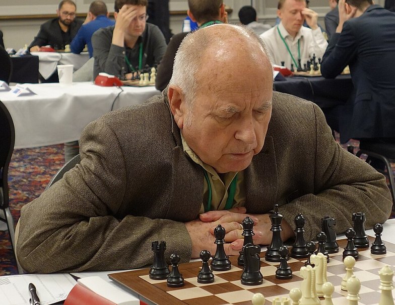 Vlastimil Jansa - český šachový velmistr, trenér a mistr světa seniorů