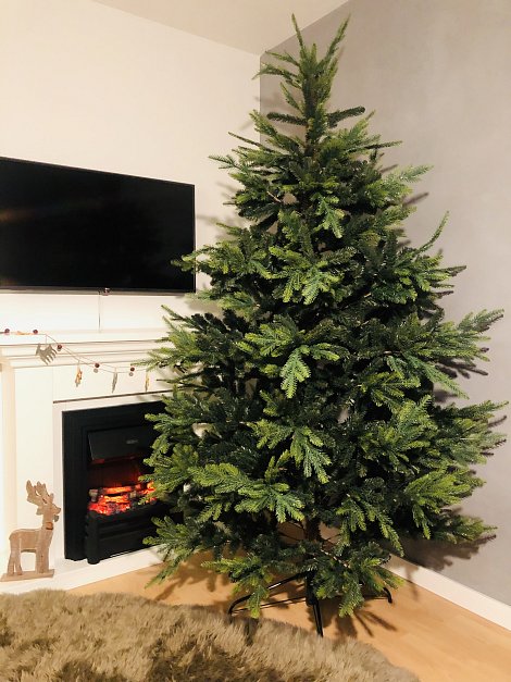 Proč si koupit umělý vánoční stromek? Nejen kvůli tomu, že ušetříte